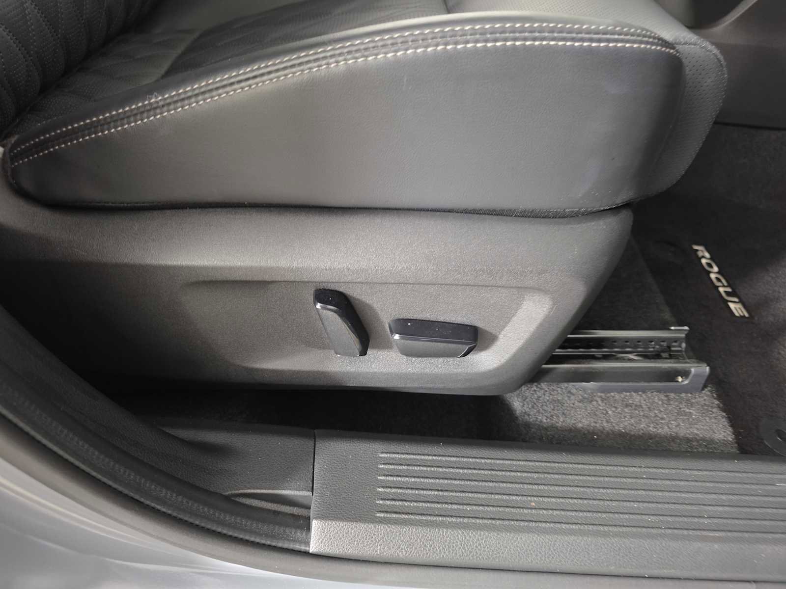 Used 2023 Nissan Rogue Platinum w/ Platinum Premium Package image 33