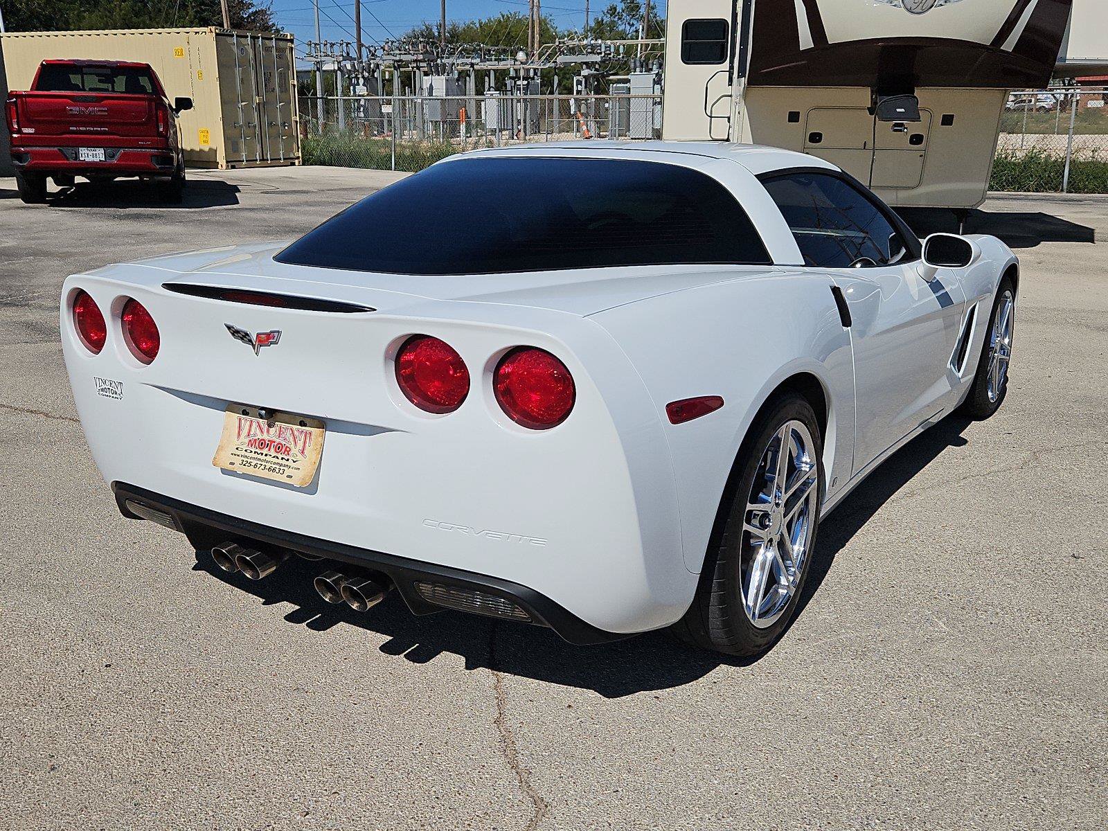 Used 2006 Chevrolet Corvette Coupe w/ Preferred Equipment Group RWD image 7