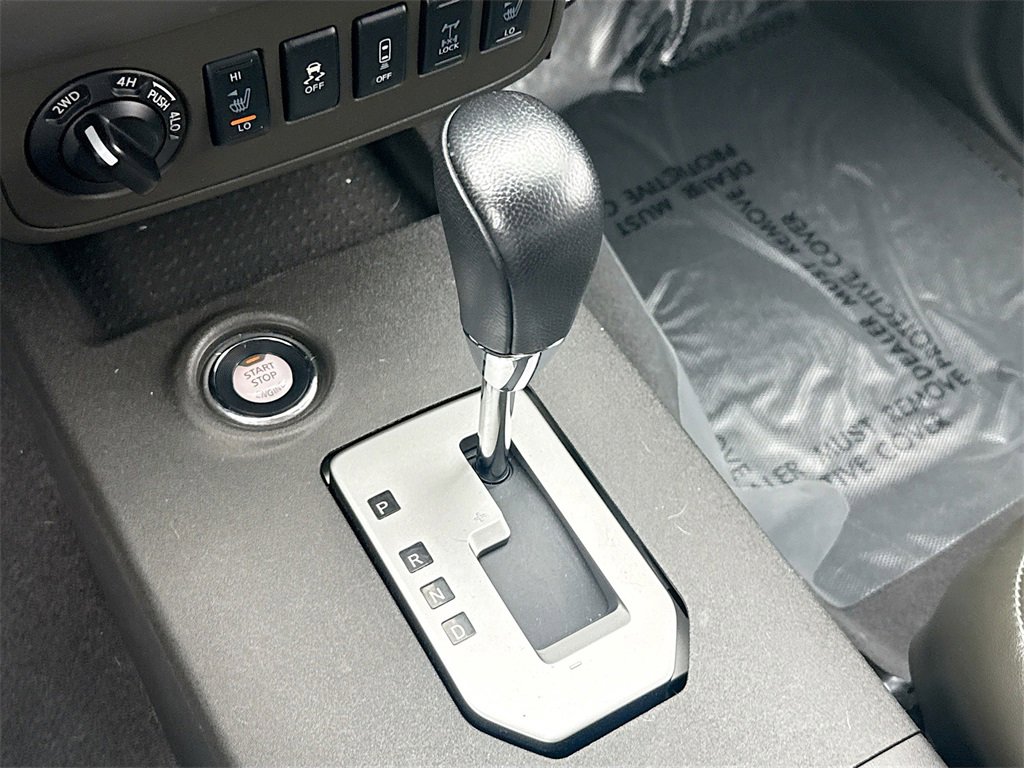 Used 2020 Nissan Frontier PRO-4X image 17