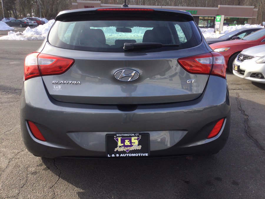 Used 2017 Hyundai Elantra GT image 7