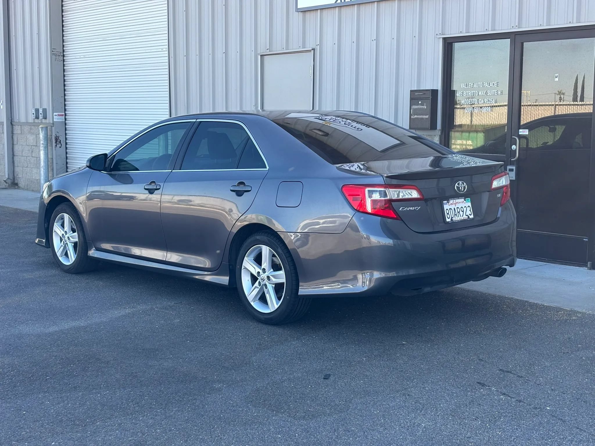 Used 2014 Toyota Camry SE FWD image 5