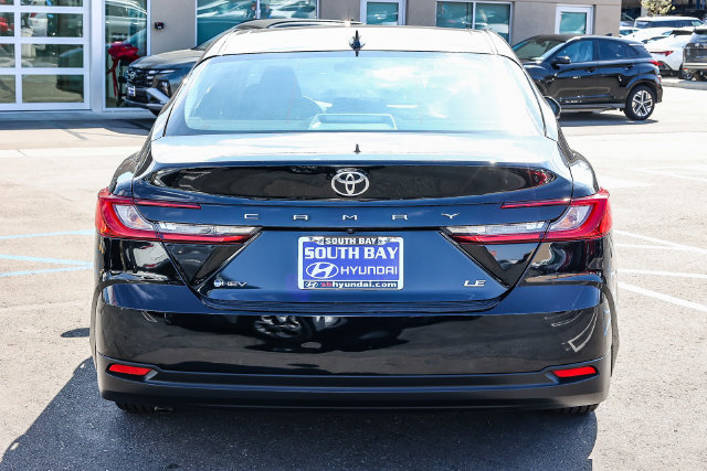 Used 2025 Toyota Camry LE FWD image 5