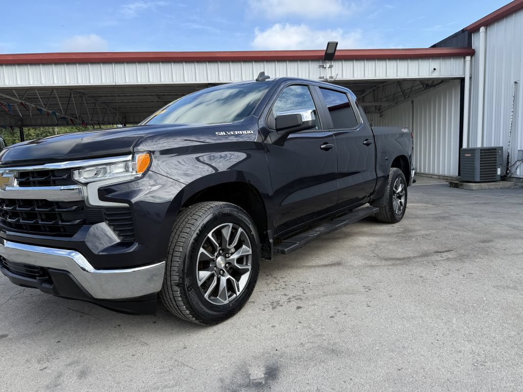 Used 2022 Chevrolet Silverado 1500 LT AWD/4WD image 6