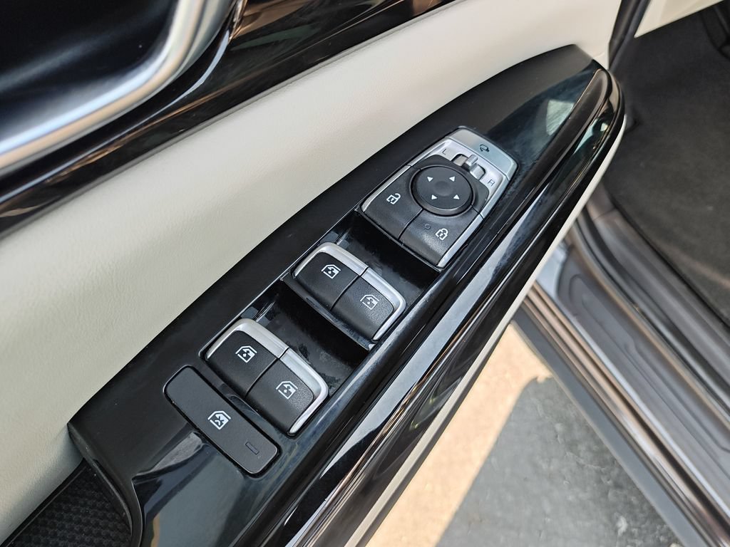 Used 2022 Kia Carnival SX FWD image 7