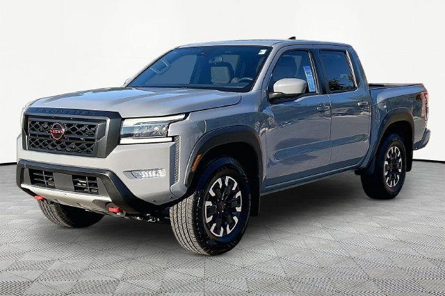 Used 2023 Nissan Frontier PRO-4X w/ Technology Package AWD/4WD image 3
