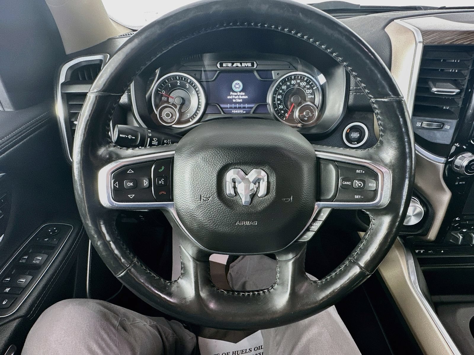 Used 2019 RAM 1500 Laramie AWD/4WD image 11