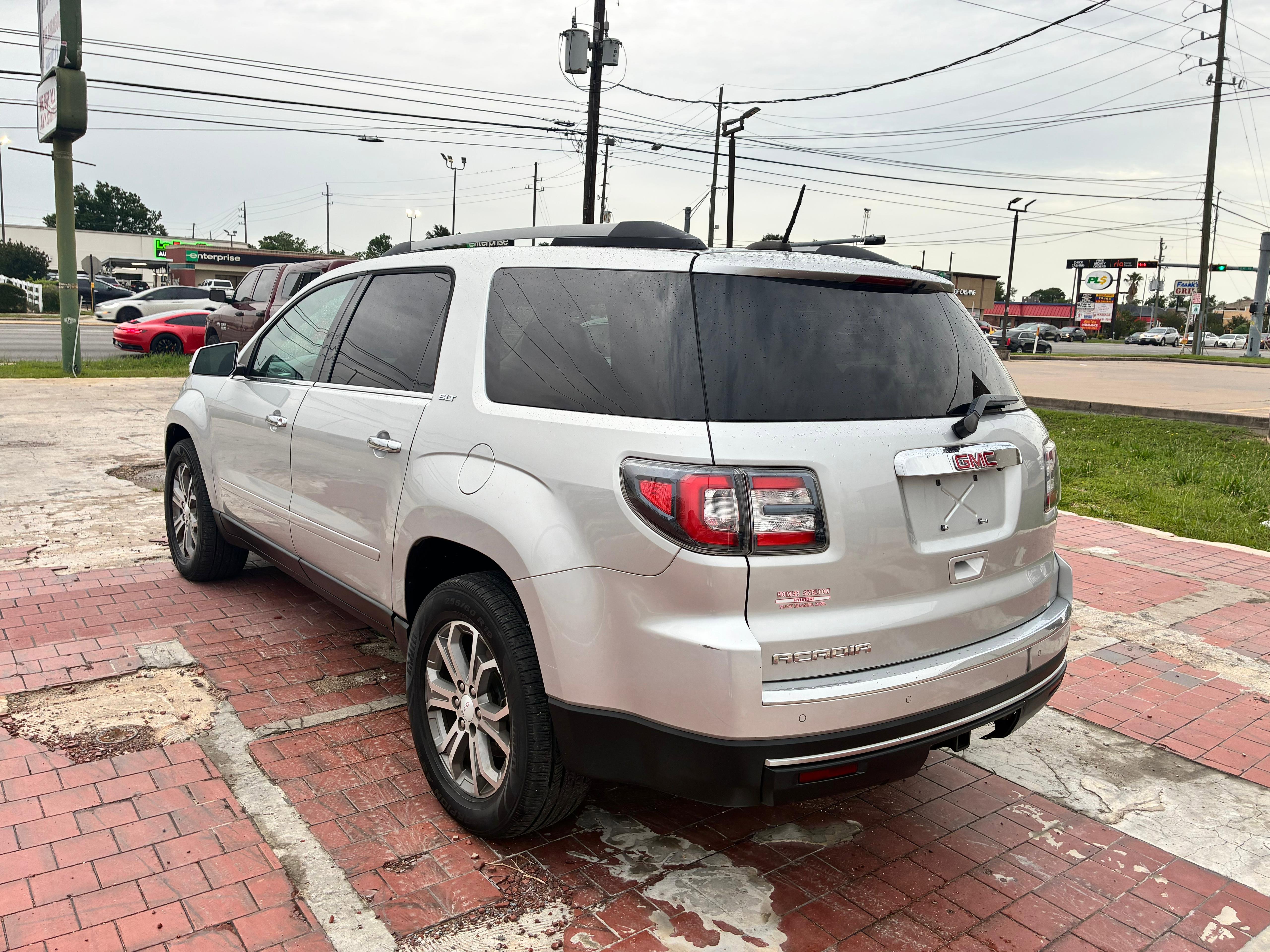Used 2016 GMC Acadia SLT w/ Open Road Package FWD image 2