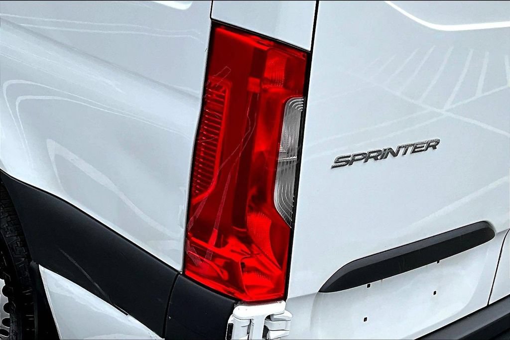 Used 2025 Mercedes-Benz Sprinter 2500 image 18