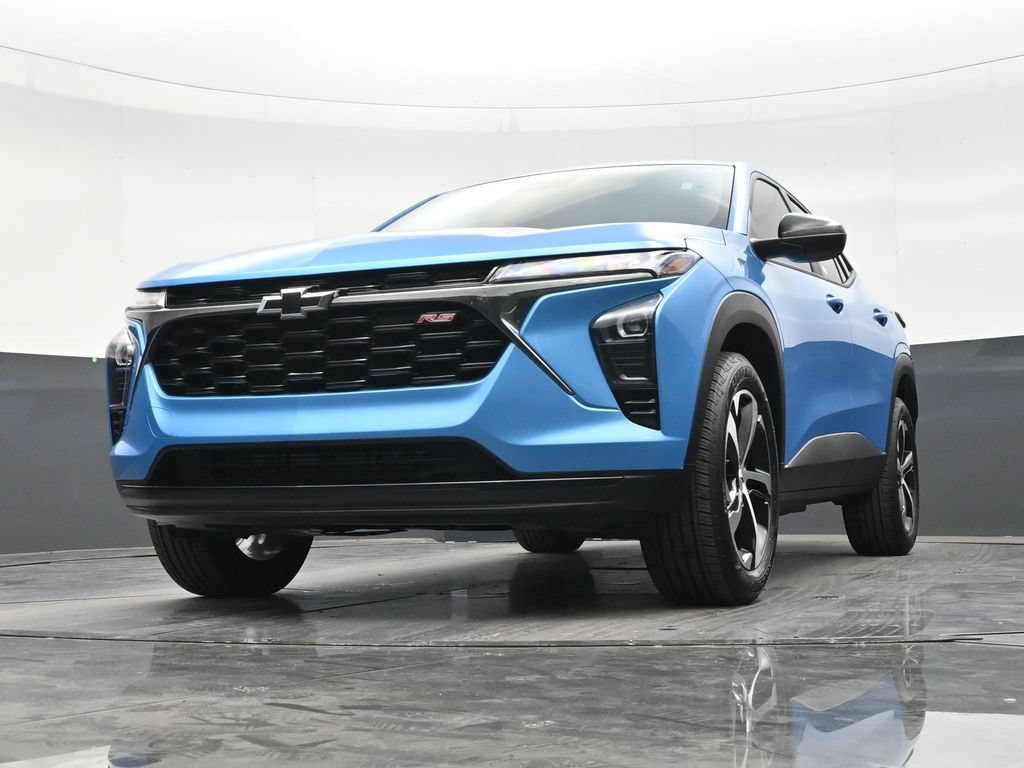 Used 2025 Chevrolet Trax RS FWD image 27