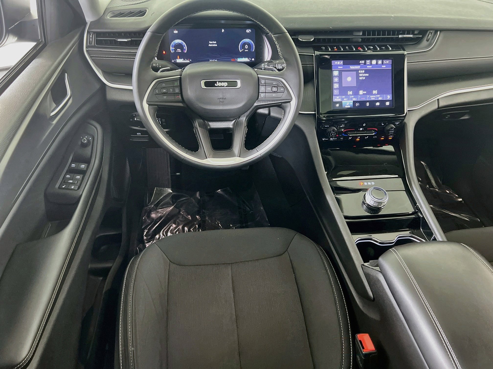 Used 2023 Jeep Grand Cherokee L Laredo w/ Luxury Tech Group I AWD/4WD image 22