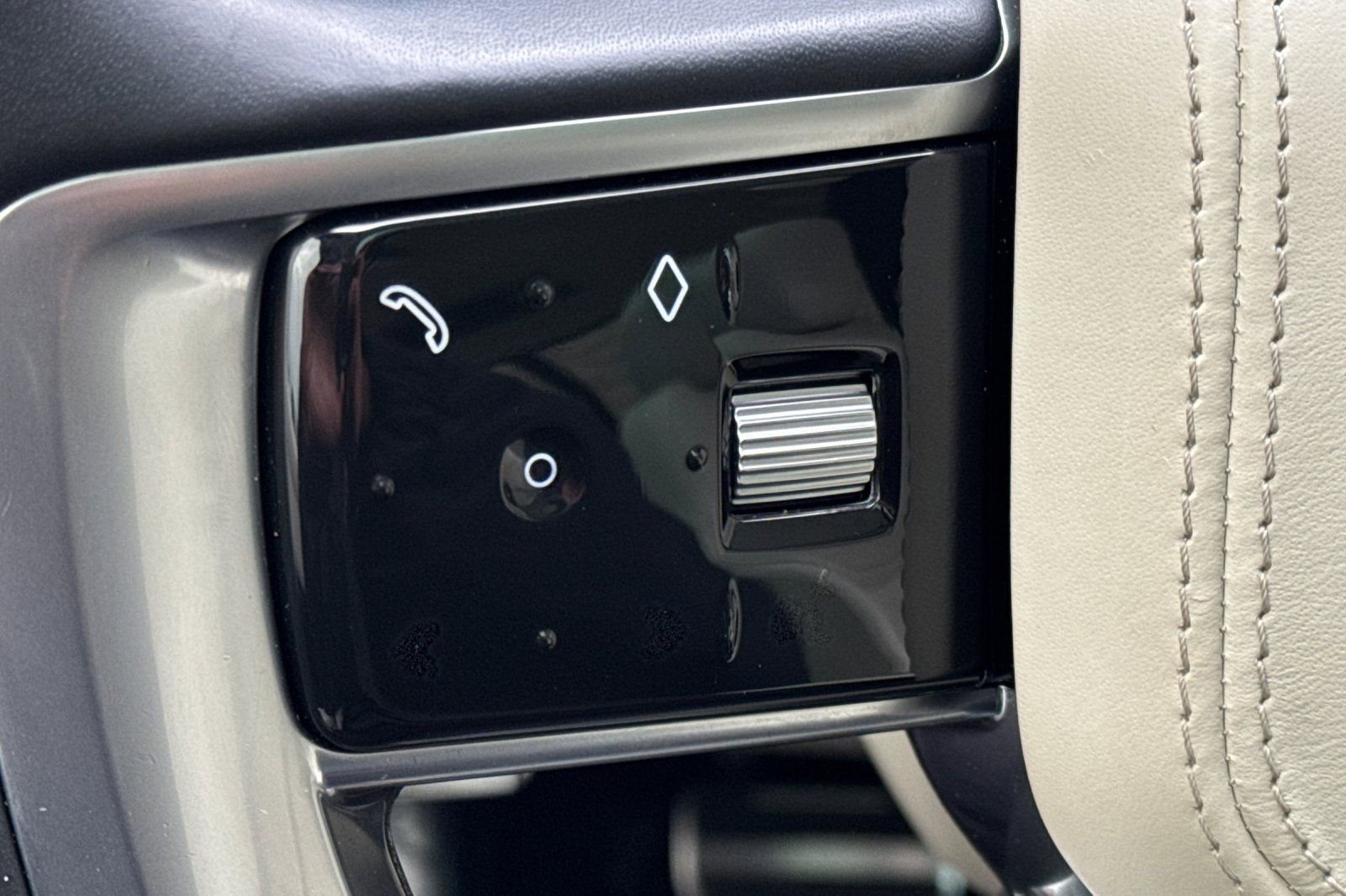 Used 2023 Land Rover Range Rover SE image 28