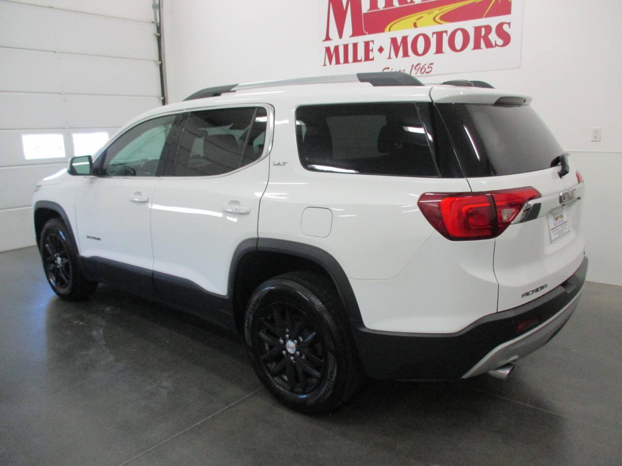 Used 2019 GMC Acadia SLT AWD/4WD image 4