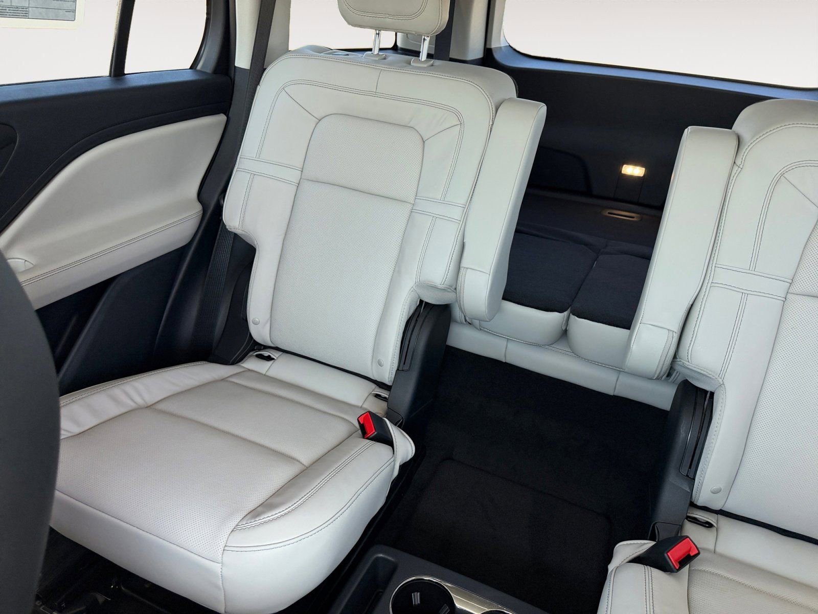 New 2026 Lincoln Aviator Reserve AWD/4WD image 13