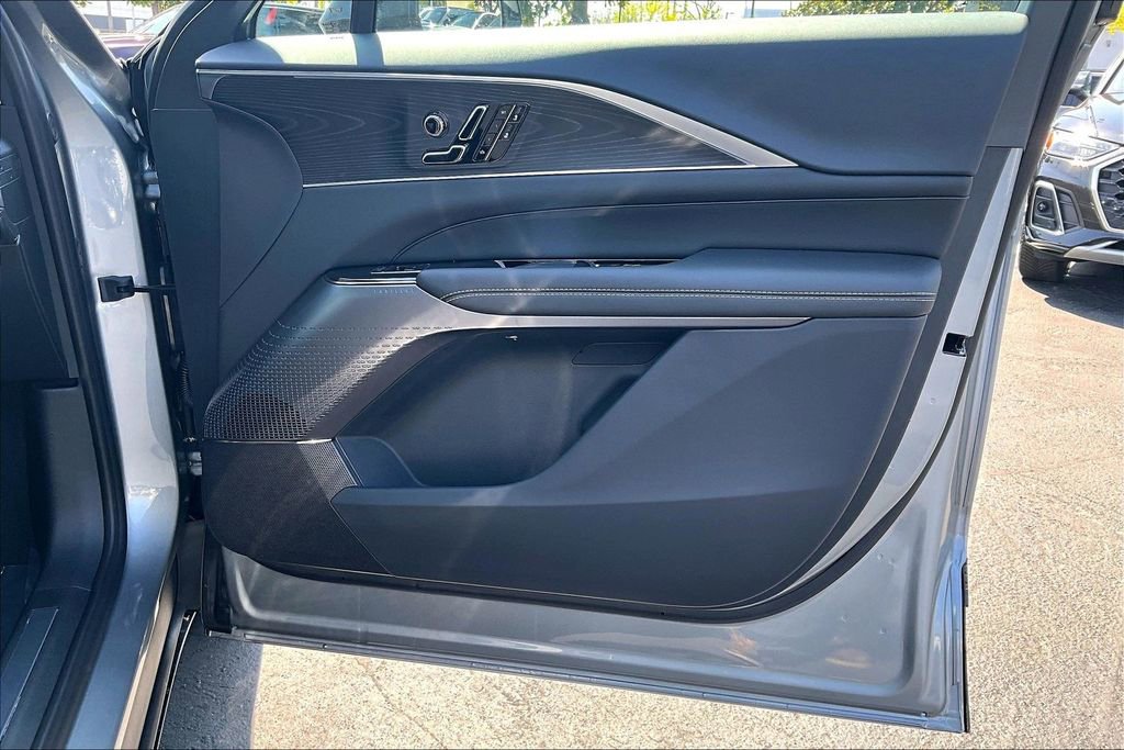 New 2026 Cadillac Lyriq Luxury image 32