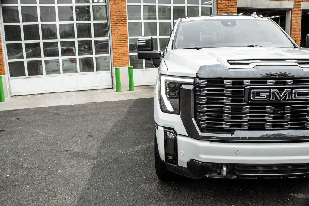 Used 2024 GMC Sierra 2500 Denali Ultimate AWD/4WD image 35