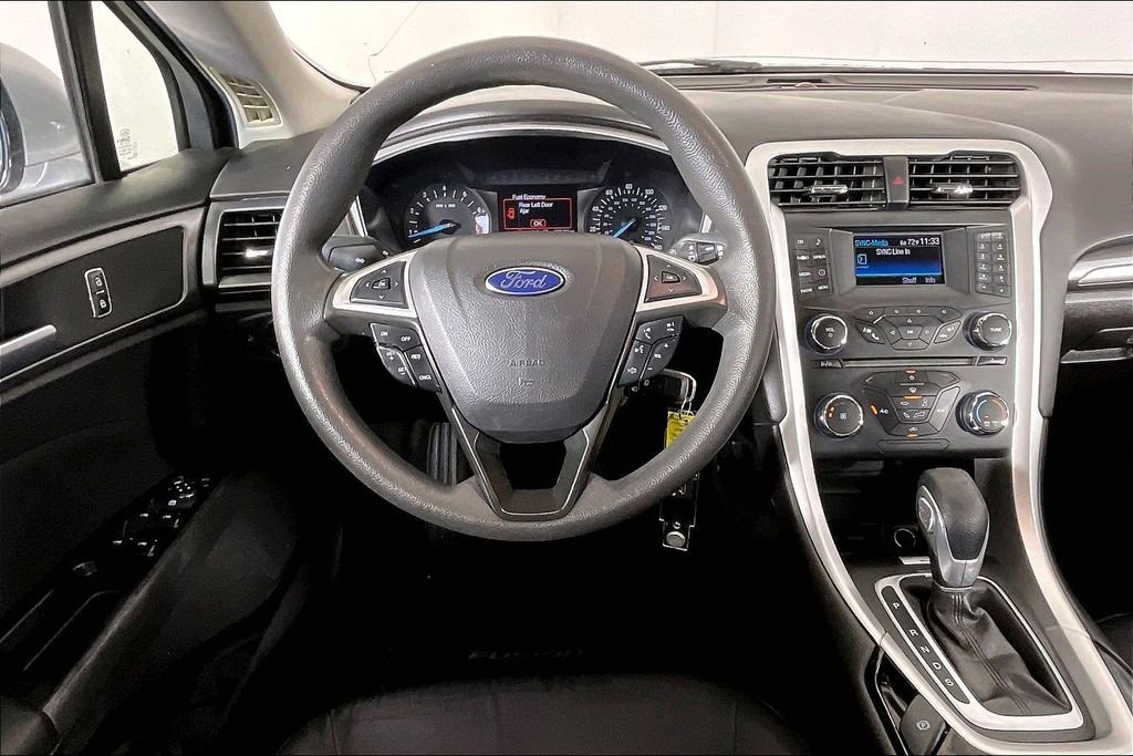 Used 2013 Ford Fusion SE FWD image 6