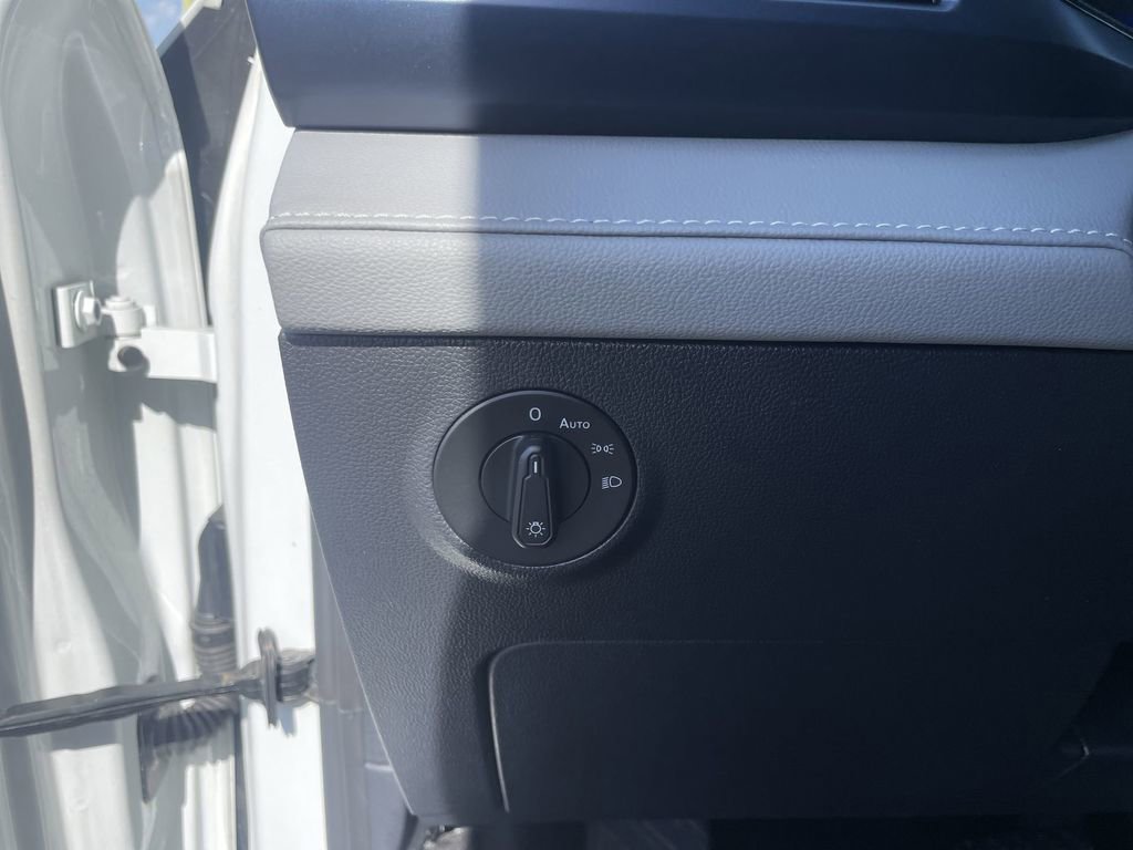 Certified 2024 Volkswagen Taos SE AWD/4WD image 18