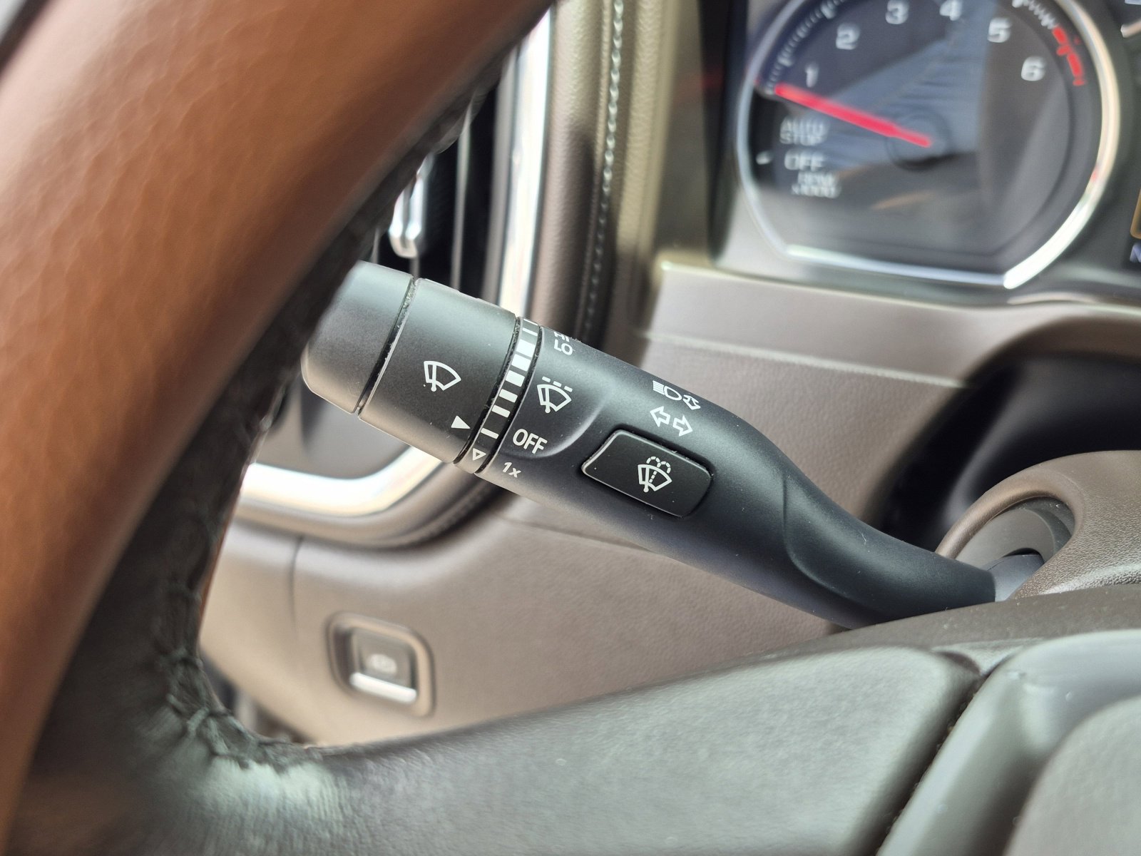 Used 2021 Chevrolet Silverado 1500 LT w/ Convenience Package II AWD/4WD image 34