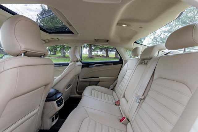 Used 2015 Ford Fusion SE w/ Equipment Group 502A FWD image 13