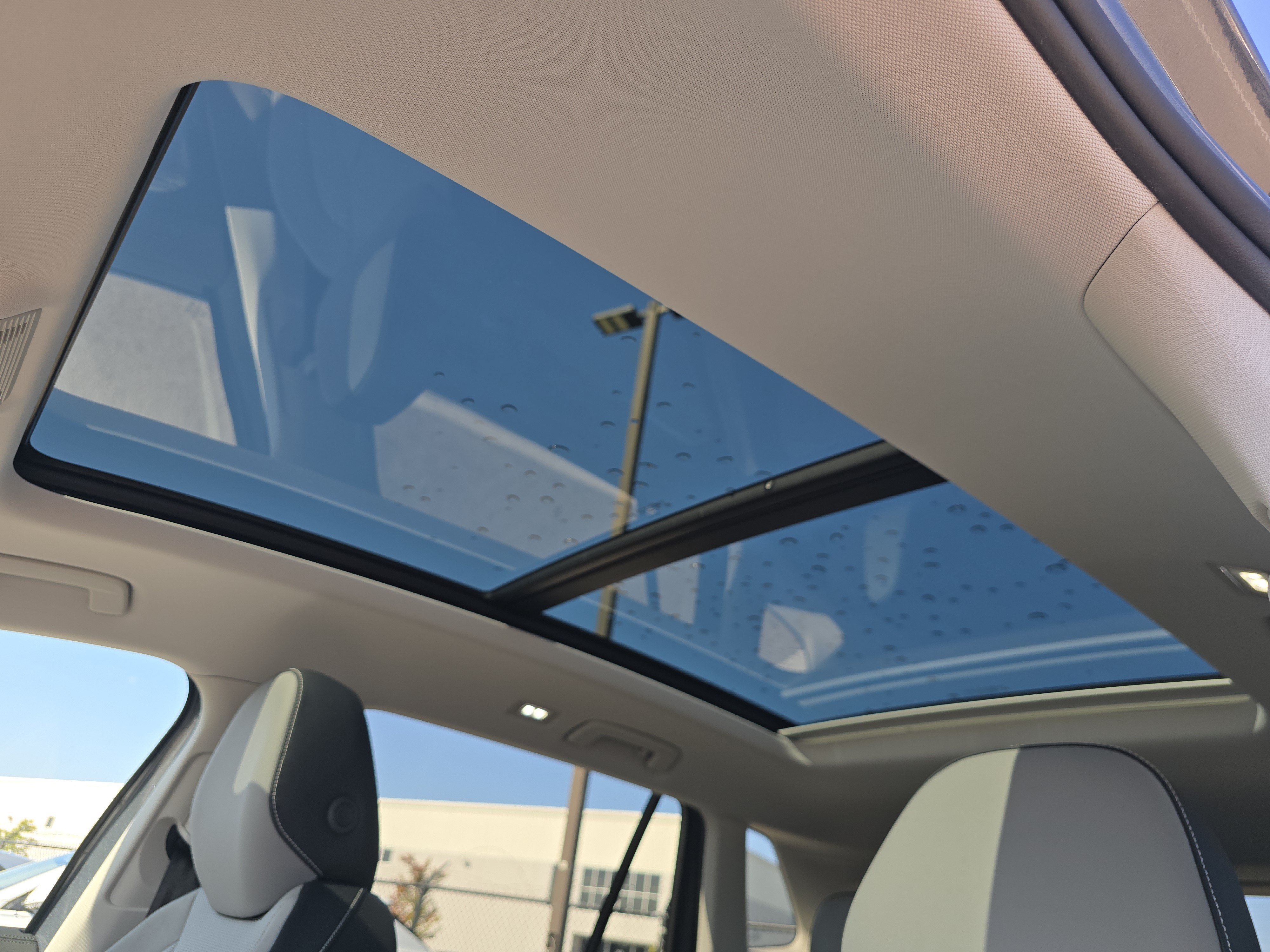 New 2026 Volkswagen Tiguan SE AWD/4WD image 9