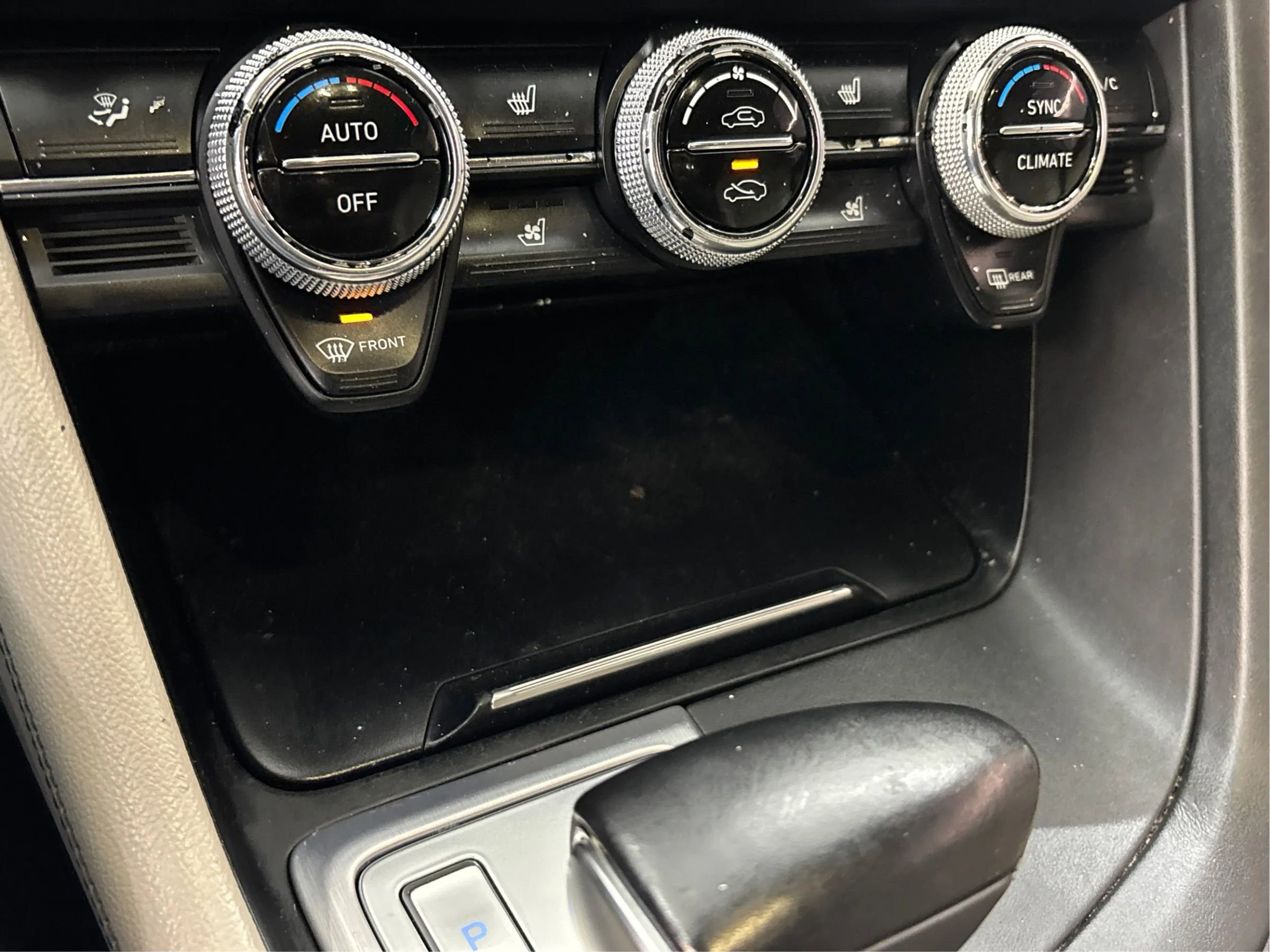 Used 2019 Genesis G70 2.0T Advanced w/ Elite Package image 39