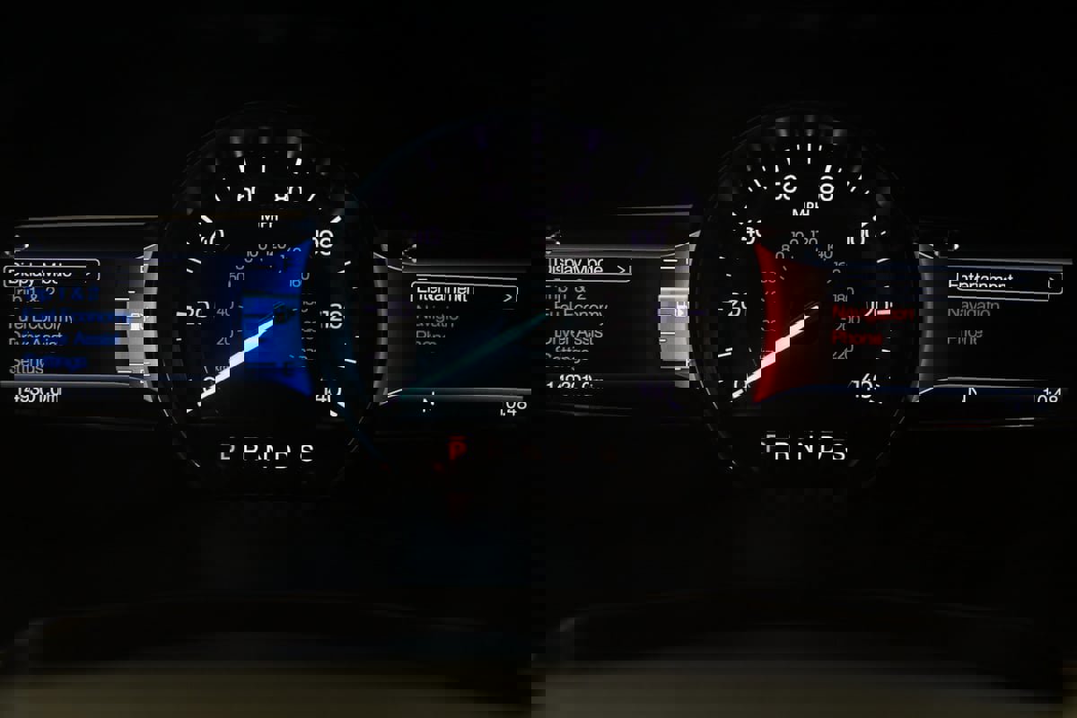 Used 2018 Ford Explorer XLT w/ Equipment Group 202A image 17