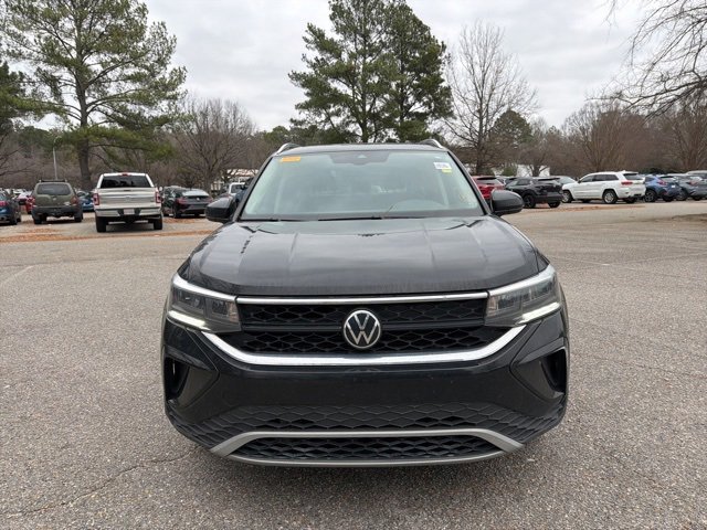 Used 2022 Volkswagen Taos SE image 3