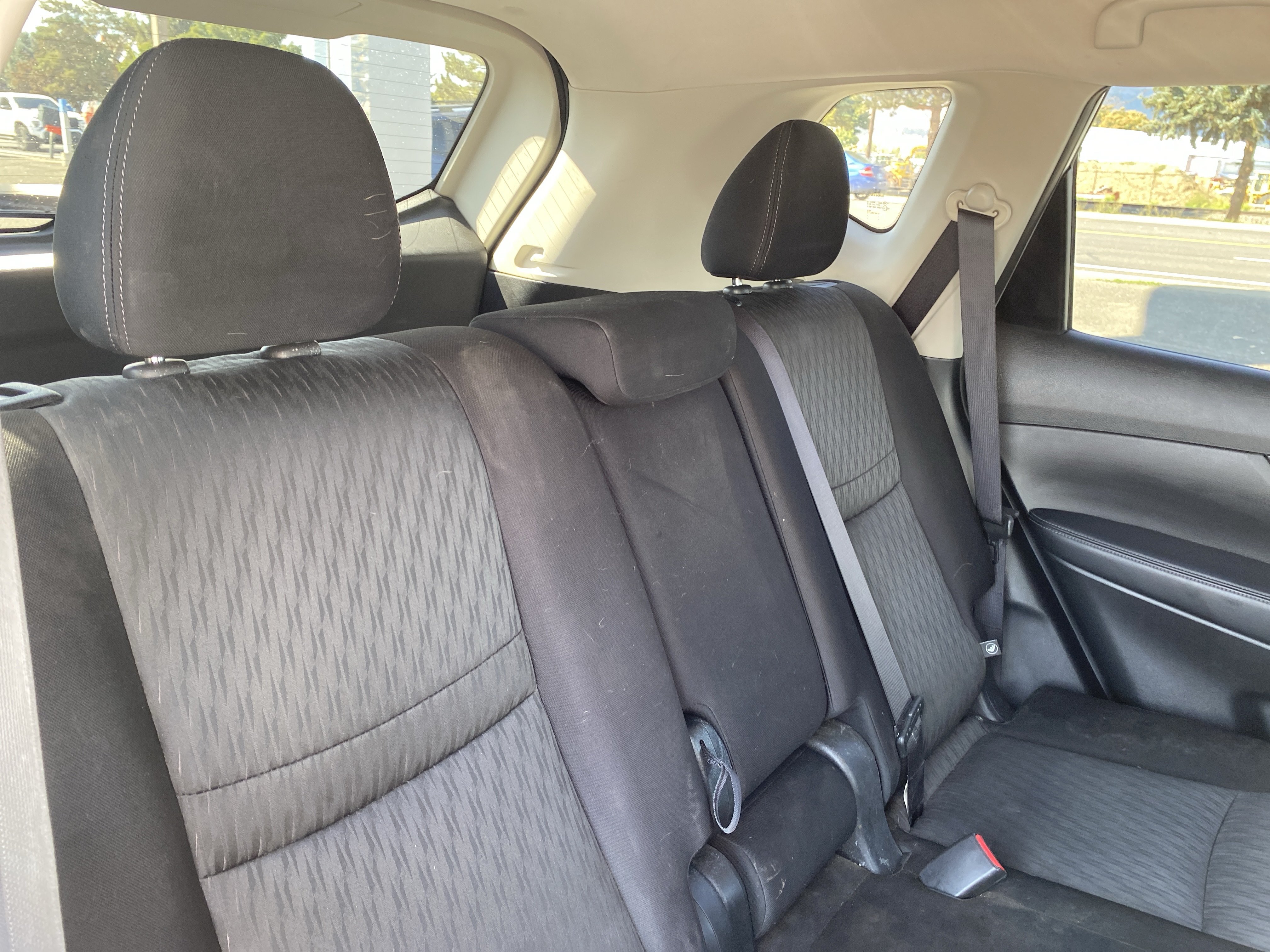 Used 2020 Nissan Rogue SV FWD image 27