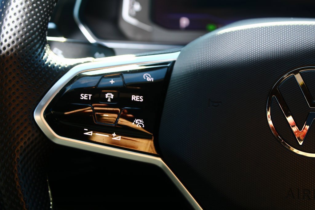 Used 2023 Volkswagen Tiguan SEL R-Line image 15