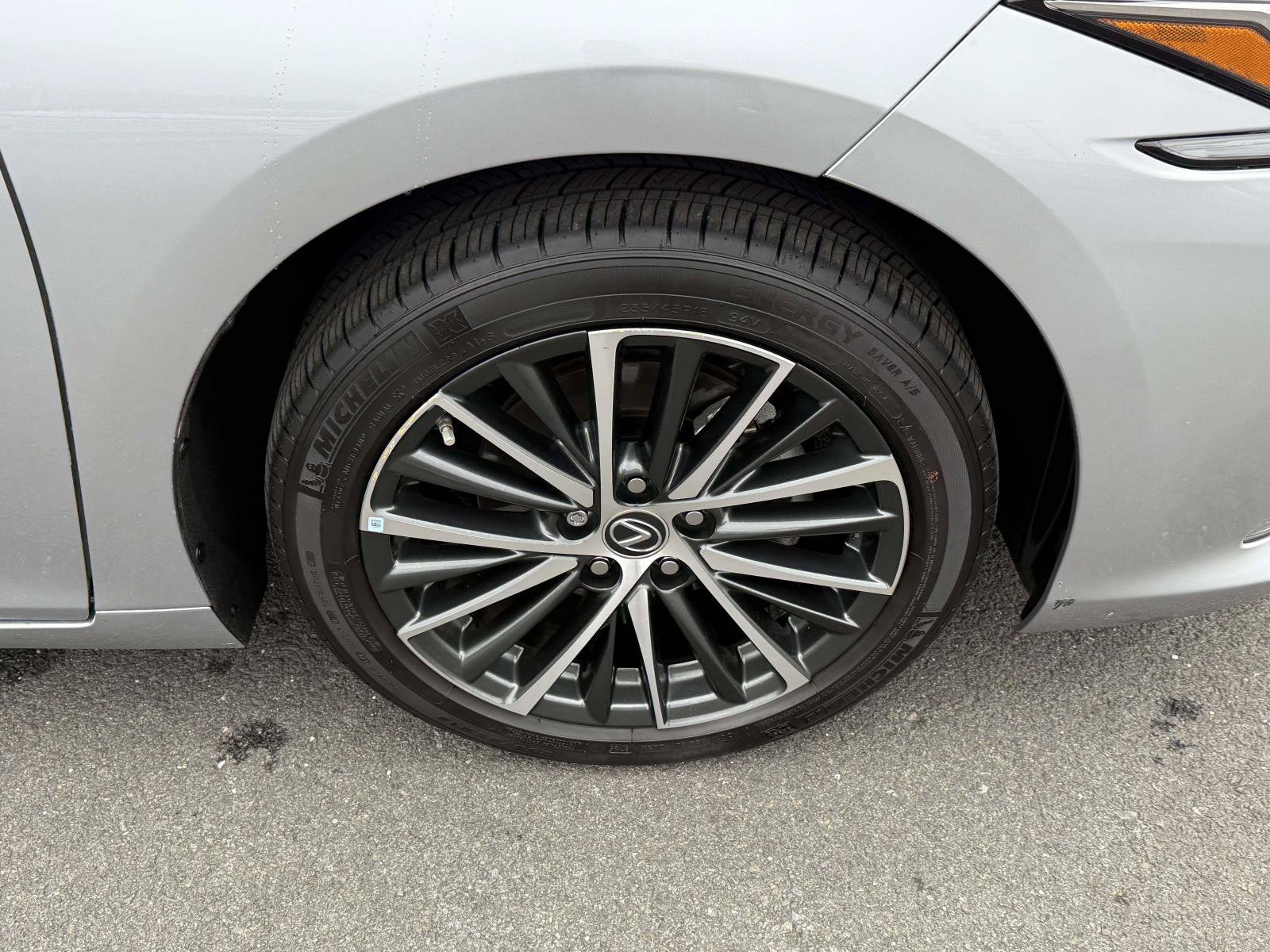 Used 2025 Lexus ES 350 w/ Premium Package FWD image 7