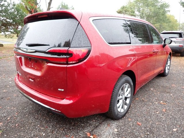 New 2026 Chrysler Pacifica Select image 7
