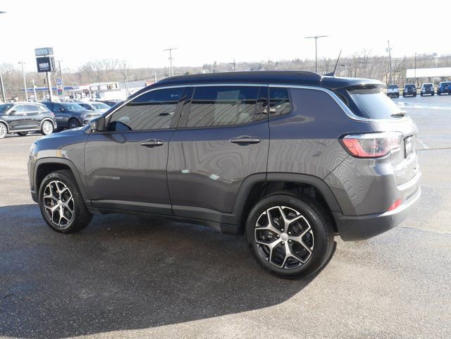 Used 2024 Jeep Compass Limited image 8