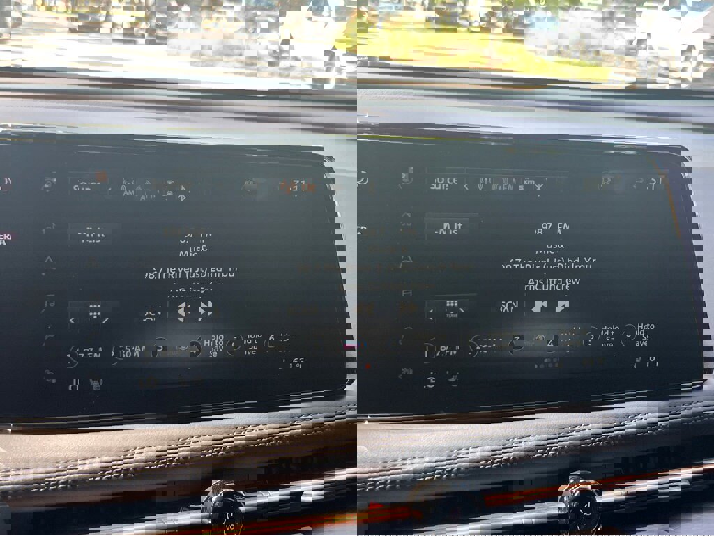 New 2023 Nissan Ariya FWD image 25