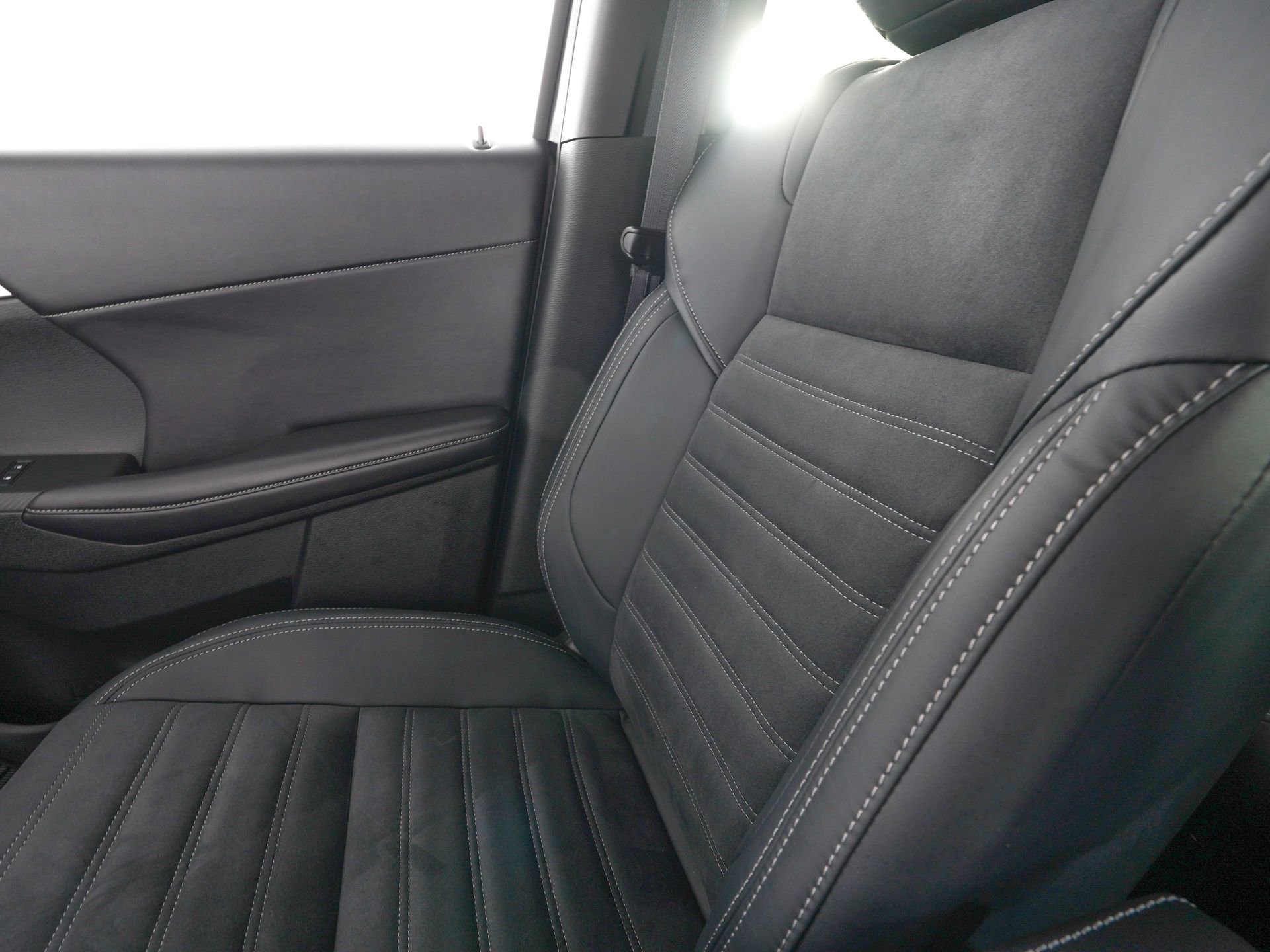 New 2026 Mitsubishi Outlander LE AWD/4WD image 14