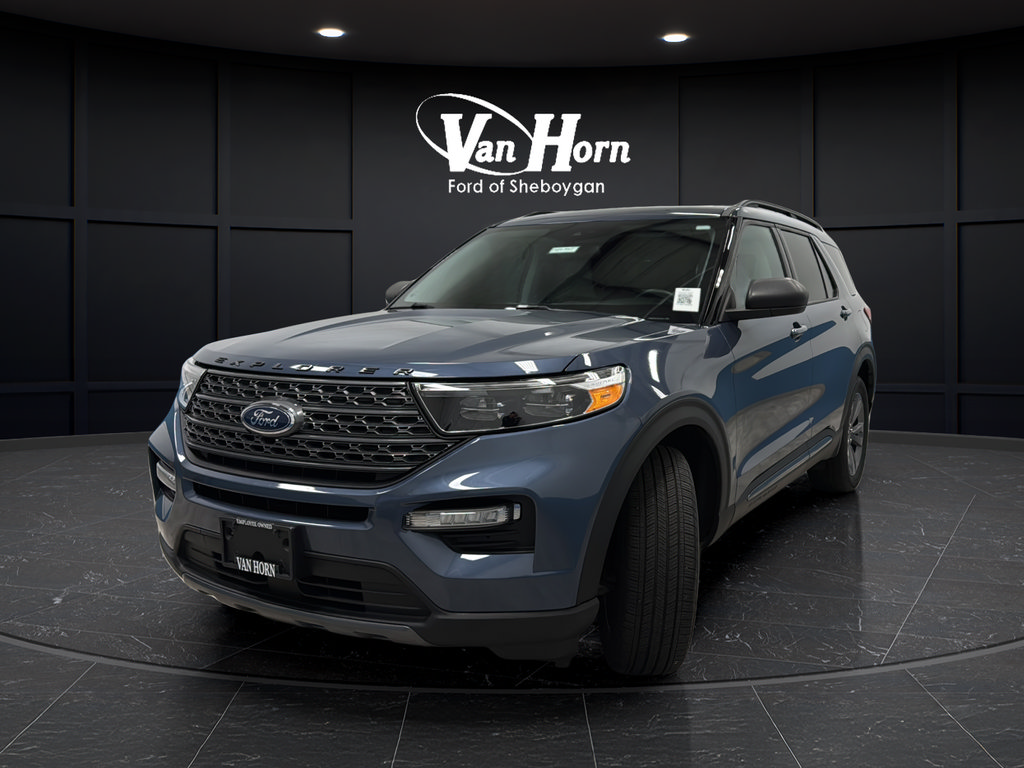 Used 2021 Ford Explorer XLT w/ Equipment Group 202A AWD/4WD image 3