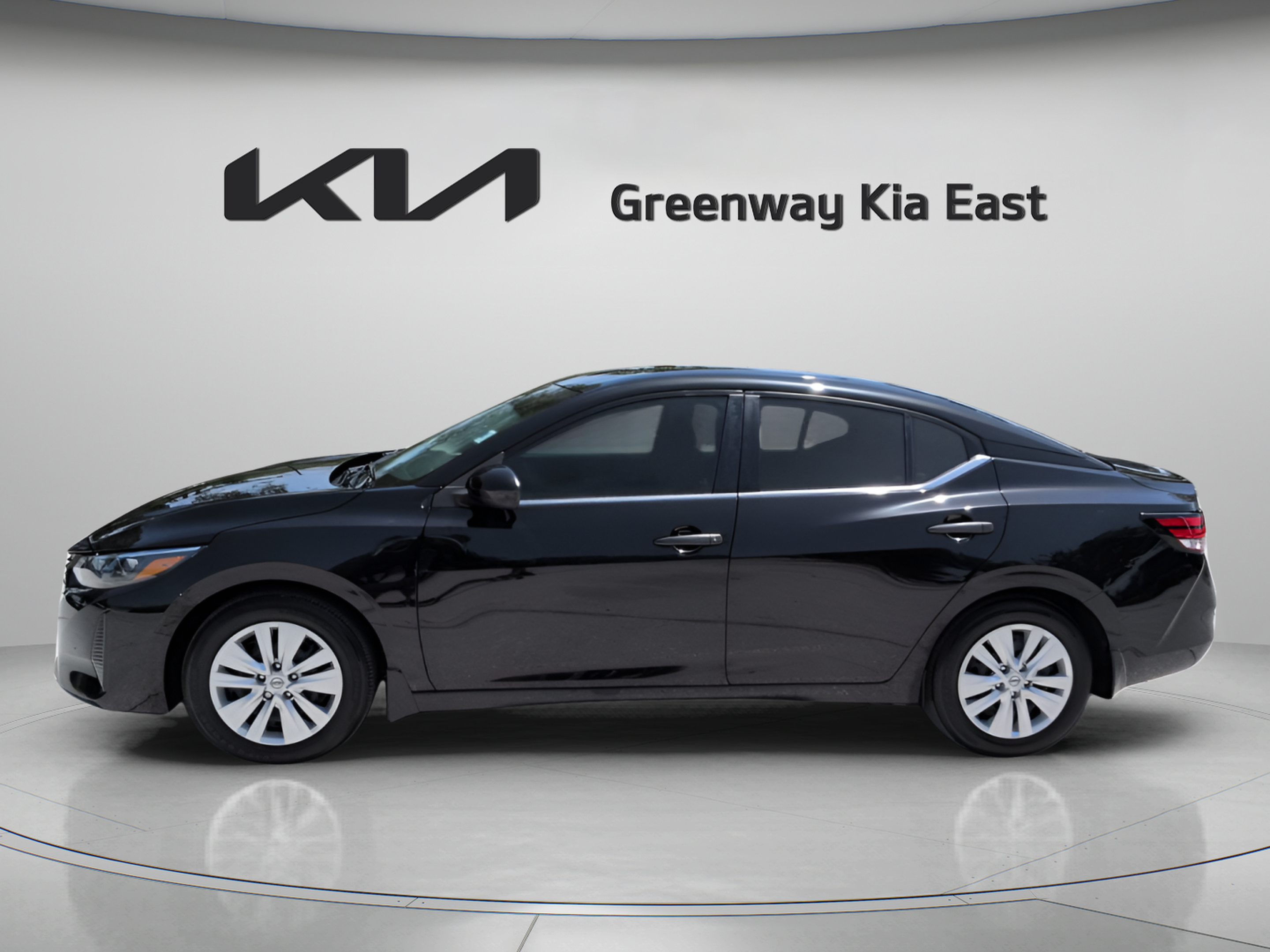 Used 2025 Nissan Sentra S FWD image 9