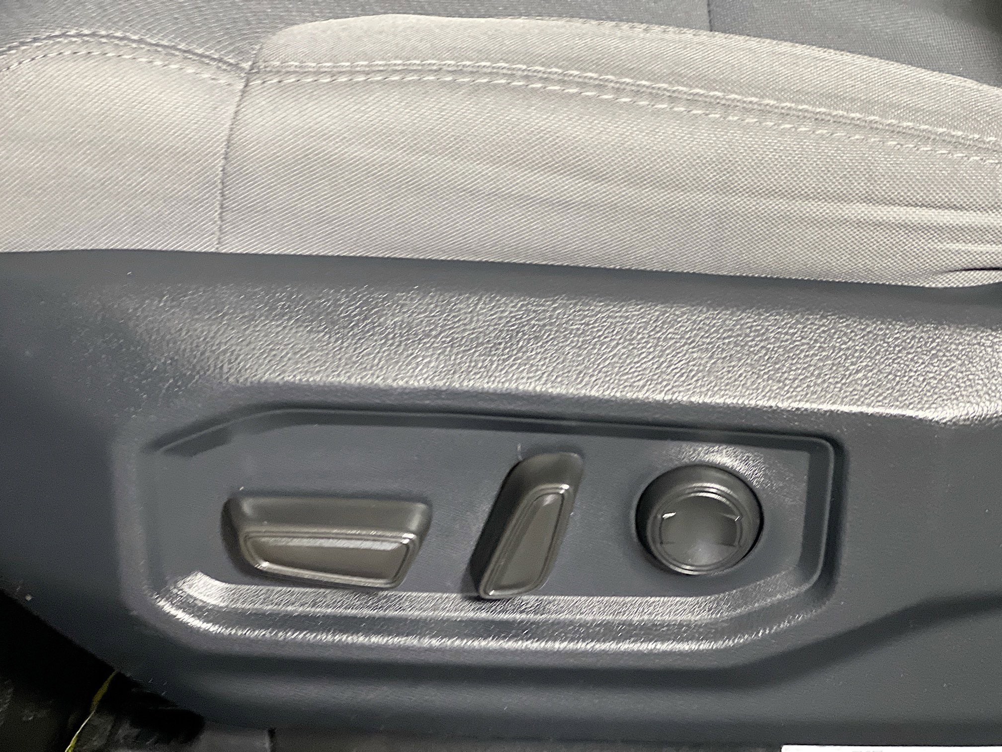 Used 2025 Toyota Tundra SR5 w/ SR5 Convenience Package image 15