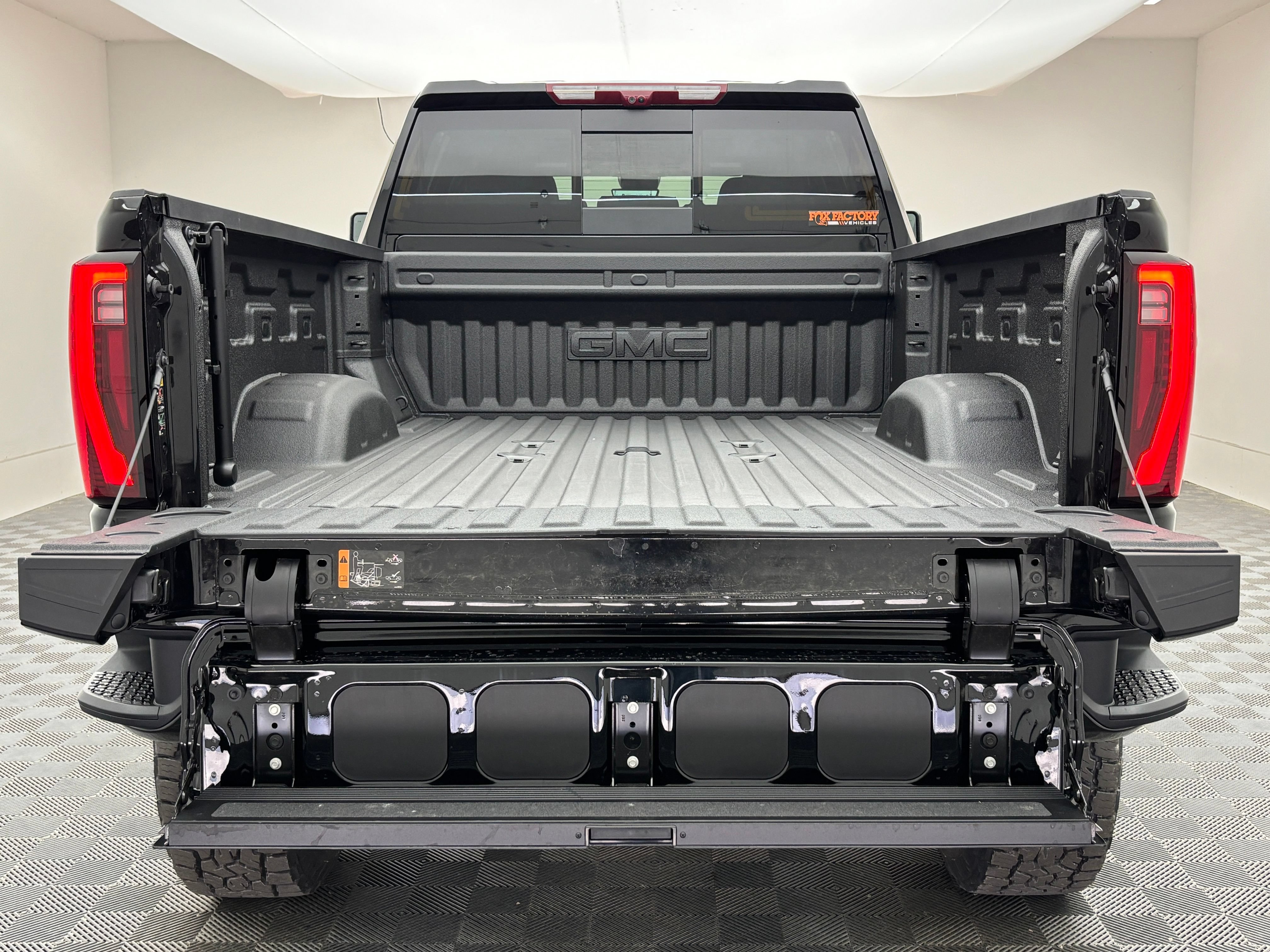 New 2026 GMC Sierra 2500 Denali w/ Denali Reserve Package AWD/4WD image 12