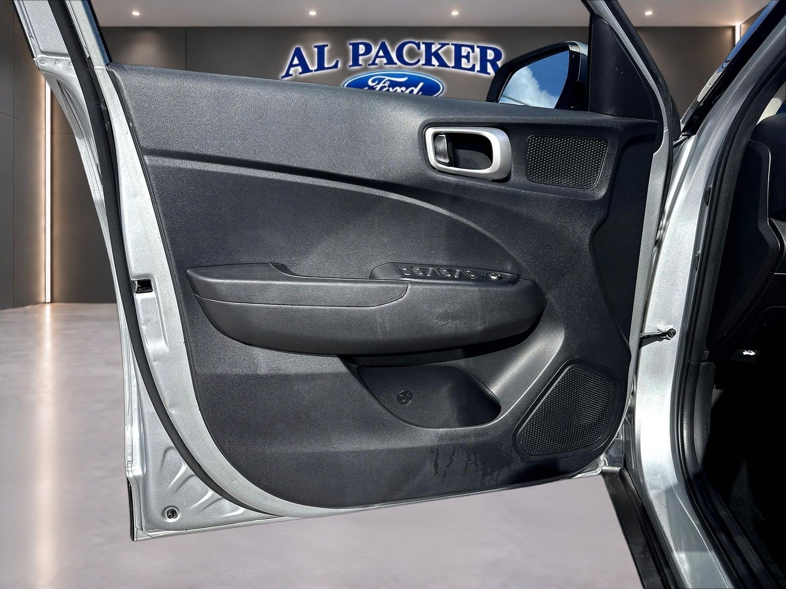 Used 2021 Hyundai Venue SE FWD image 22