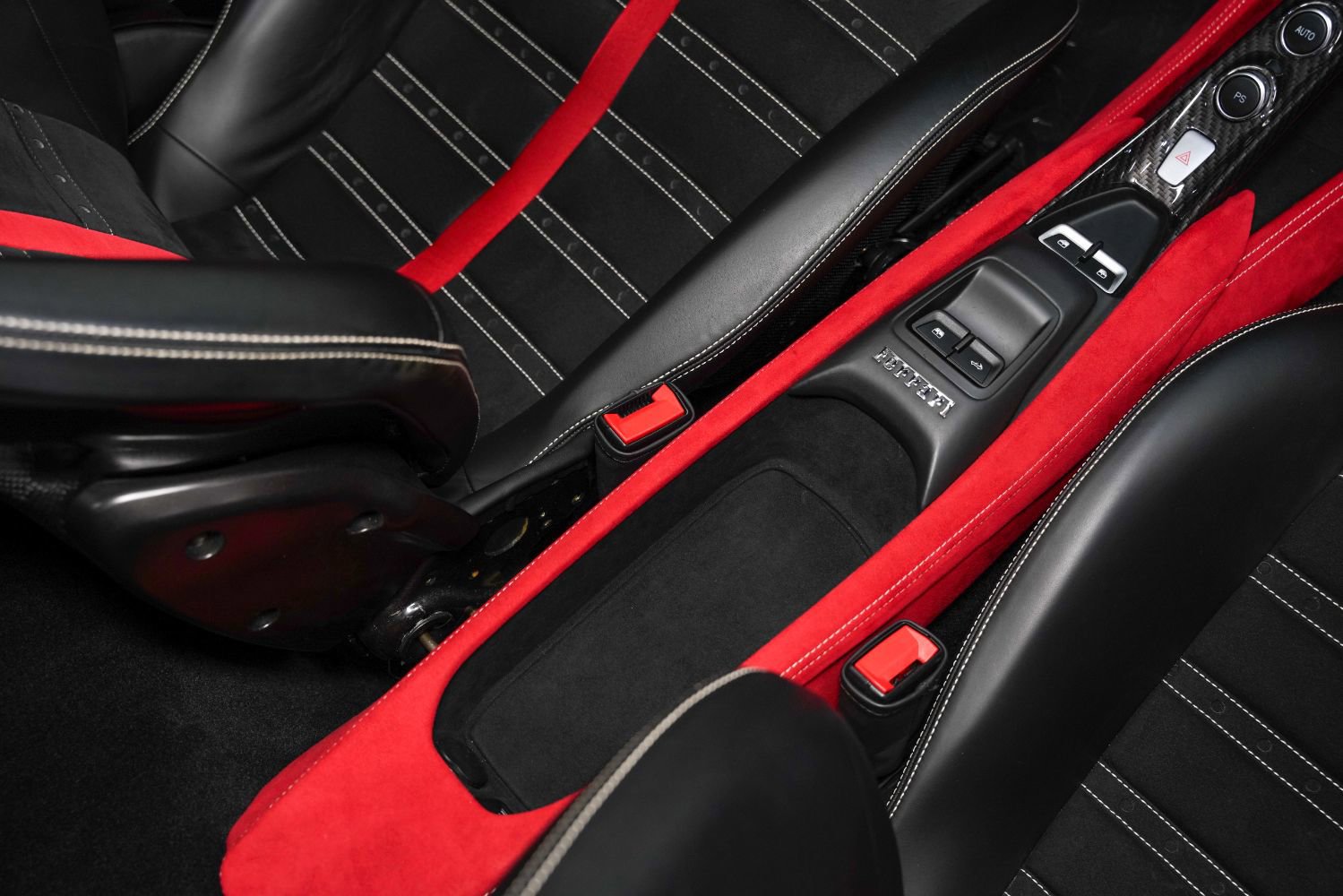Used 2021 Ferrari F8 Tributo RWD image 40