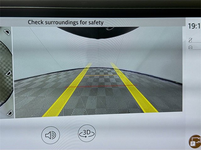 Certified 2025 Land Rover Defender 110 V8 image 17