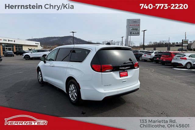 New 2026 Chrysler Voyager LX FWD image 5