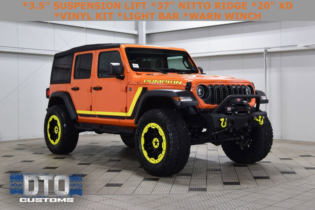 Used 2025 Jeep Wrangler Sport AWD/4WD image 1