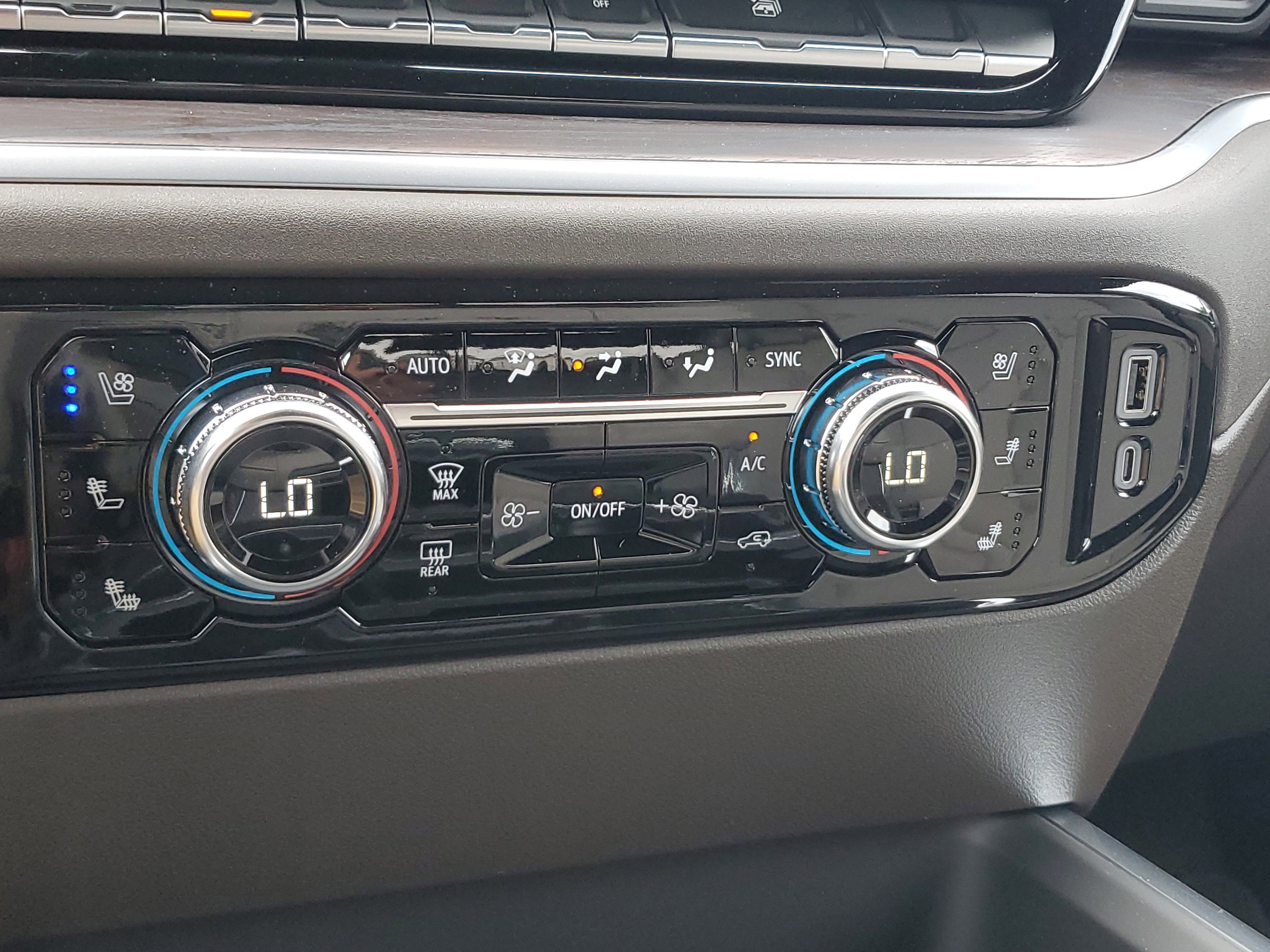 New 2025 GMC Sierra 2500 SLT w/ SLT Convenience Package image 29