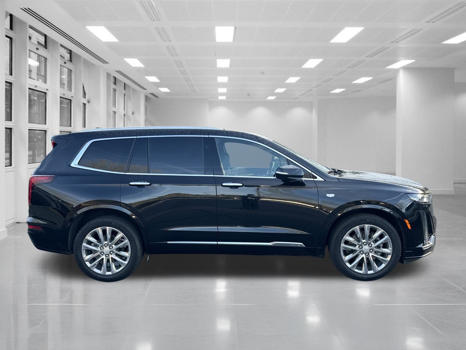 Certified 2023 Cadillac XT6 Premium Luxury image 4