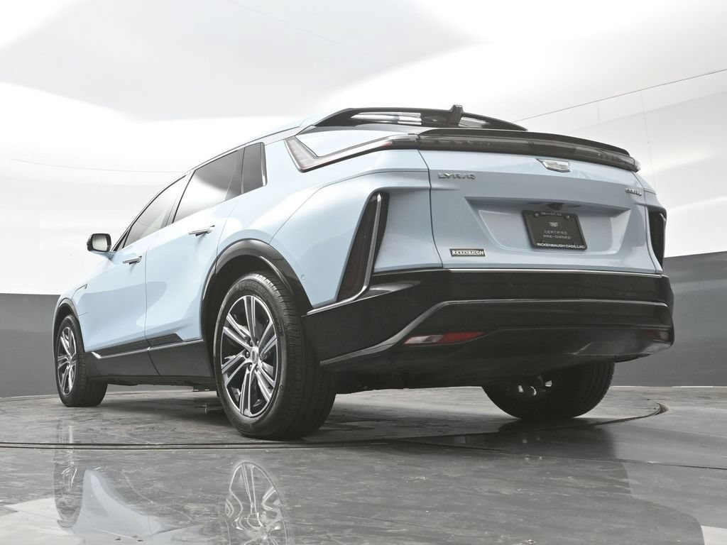 Certified 2024 Cadillac Lyriq Luxury AWD/4WD image 22