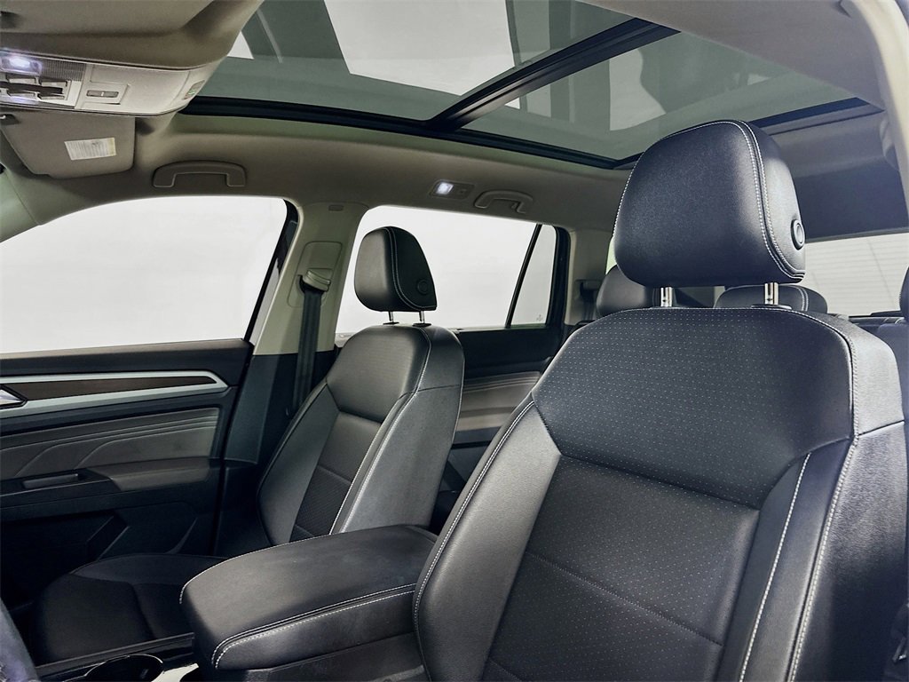 Used 2023 Volkswagen Atlas SE w/ Panoramic Sunroof Package image 8
