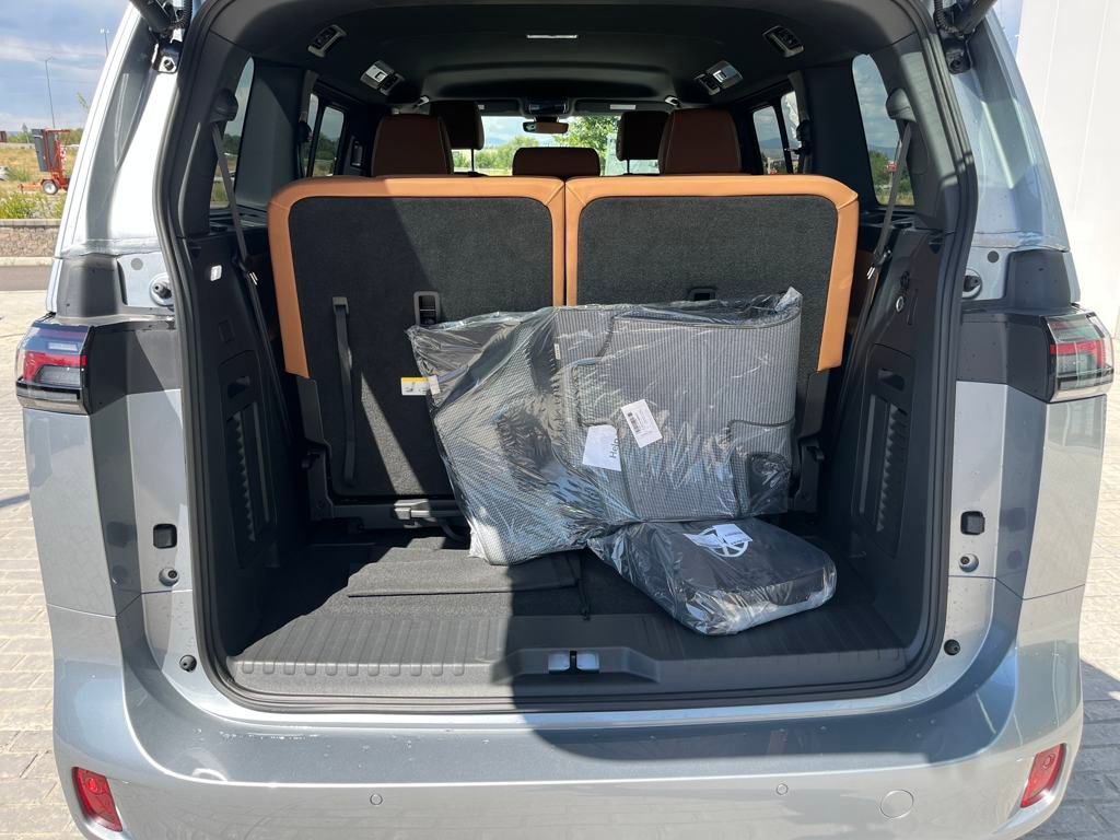 New 2025 Volkswagen ID. Buzz Pro S image 56