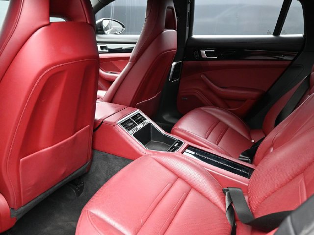 Used 2020 Porsche Panamera 4 AWD/4WD image 17