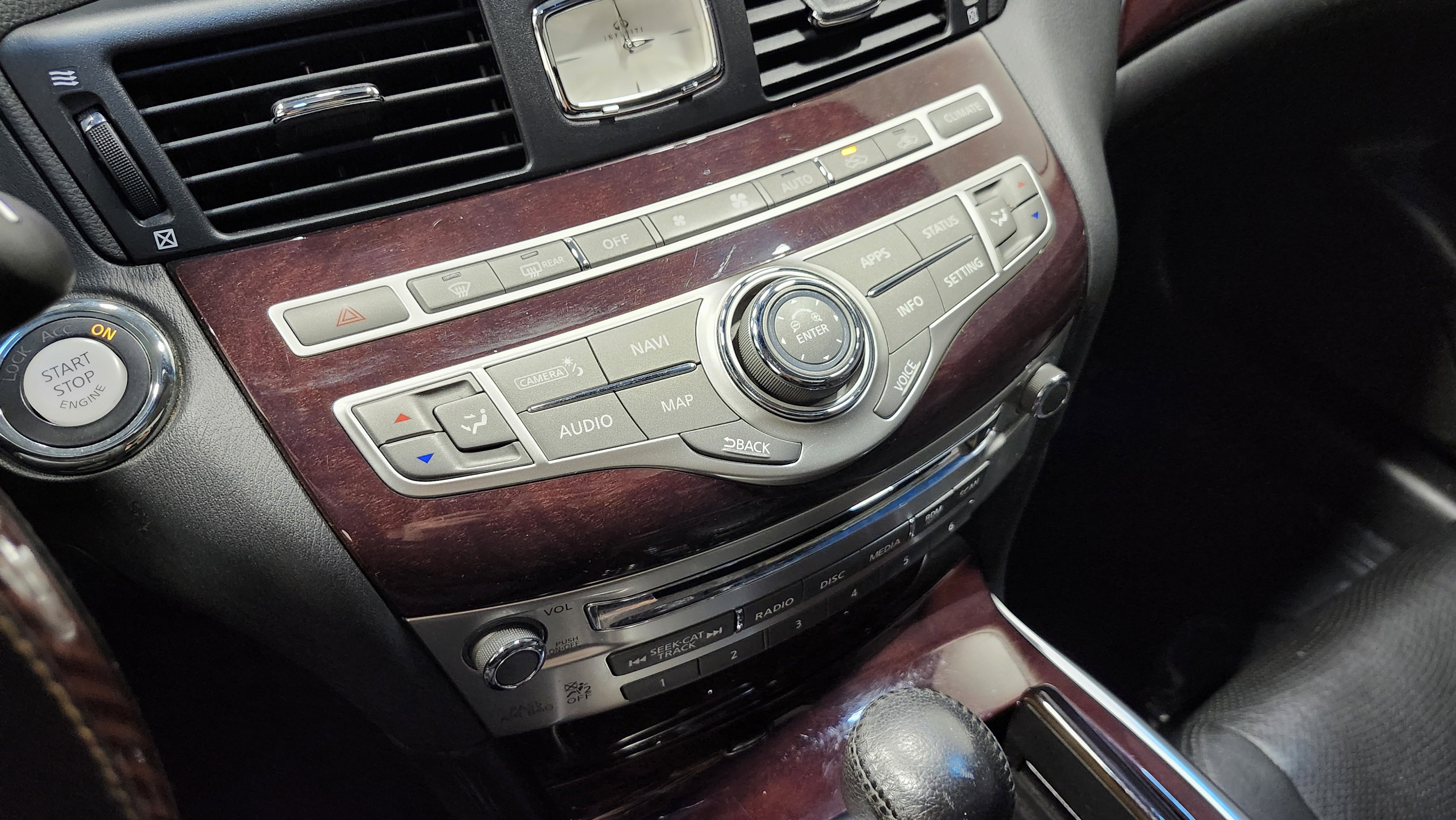 Used 2019 INFINITI Q70 Luxe image 34